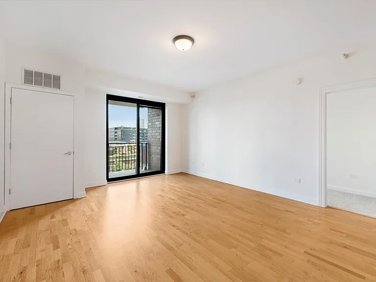 451 W Huron St #703 — Photo 6