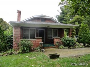 316 Rutledge Dr, Hendersonville, NC 28739