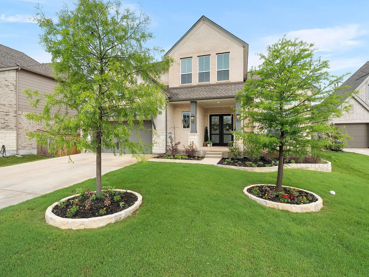 5 bed, 4.5 bath, 3812 sqft, $4,650 — Photo 3