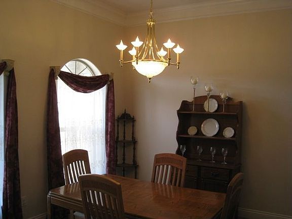 4th image of 2778 Crown Ln