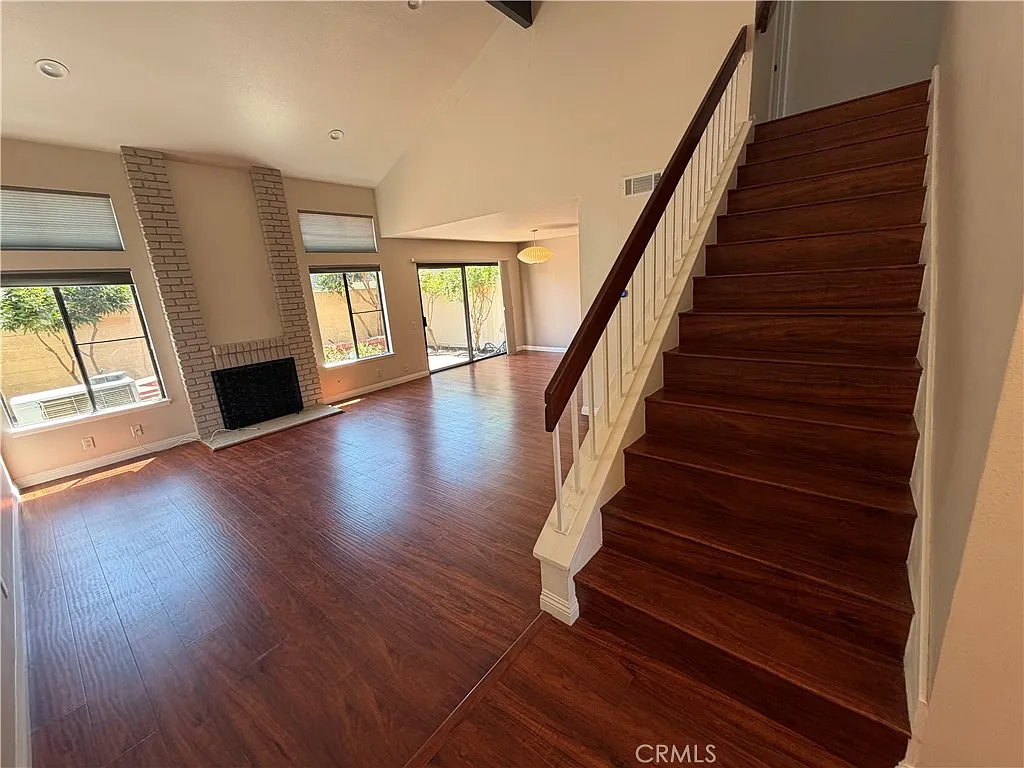 2 bed, 2.5 bath, 1458 sqft, $3,800 — Photo 3