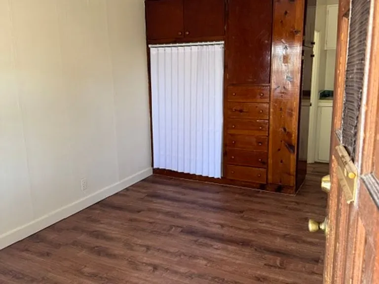 413 & 518 Vassar Dr SE — Photo 2