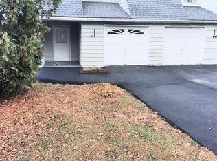 1 Russet Rd, Poughkeepsie, NY 12601