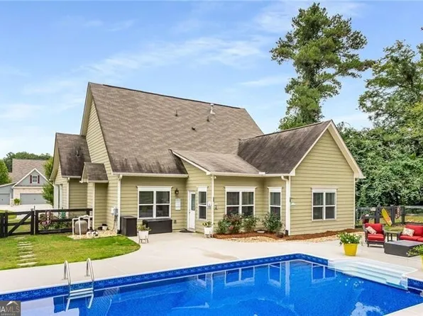 109 Azalea Lakes Ct, Dallas, GA 30157