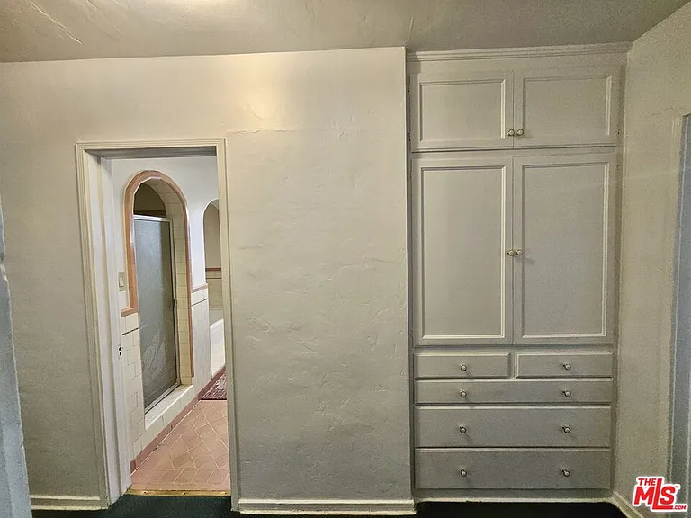 2211 W 78th Pl — Photo 31