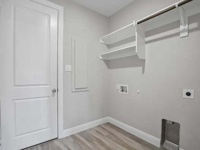3032 Galveston St — Photo 16