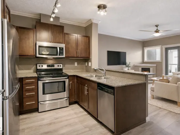 10121 80th Ave NW #334, Edmonton, AB T6E 0B9