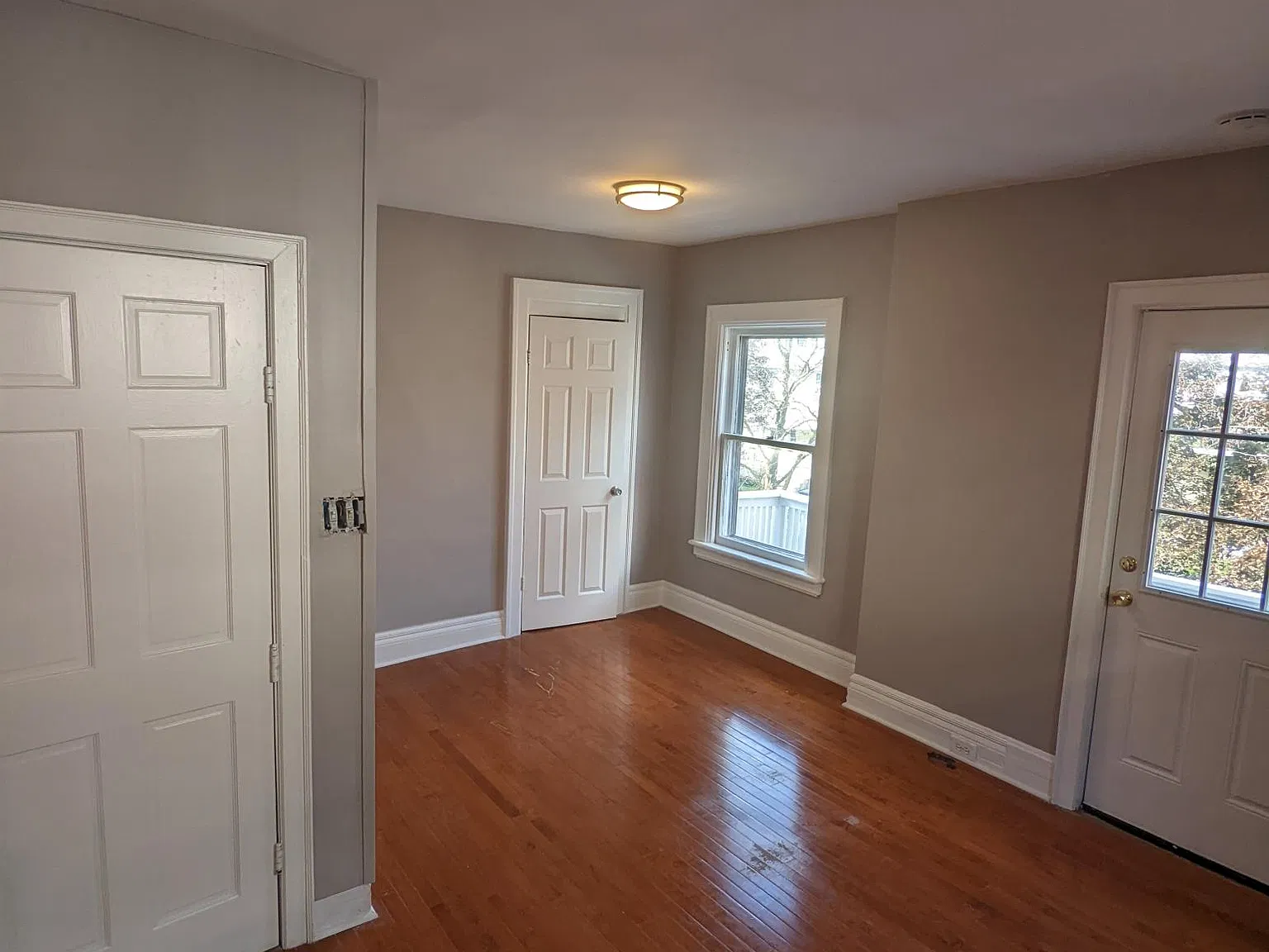 305 Bird Ave — Photo 3