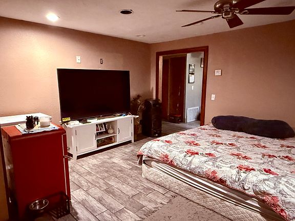 3rd image of 235 13th St