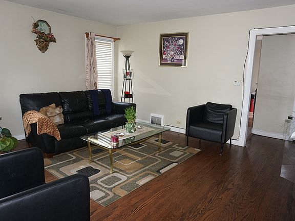 2nd image of 110 N Gretta Ave