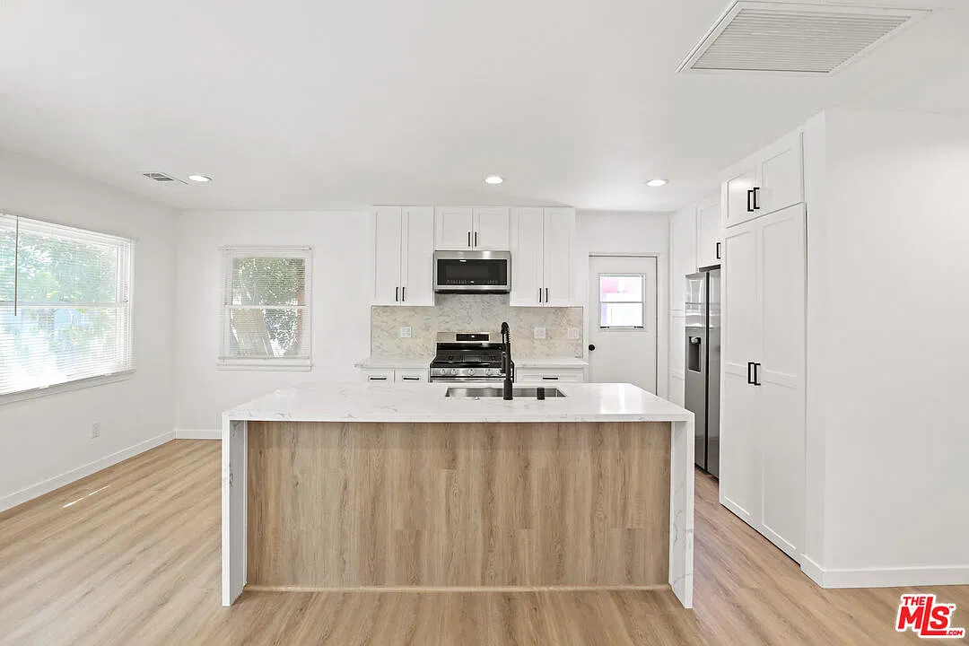1 bed, 1.0 bath, 1000 sqft, $3,595 — Photo 4