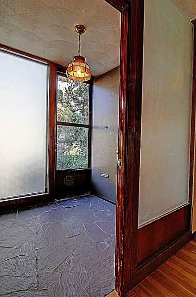 2nd image of 39 Emeline St