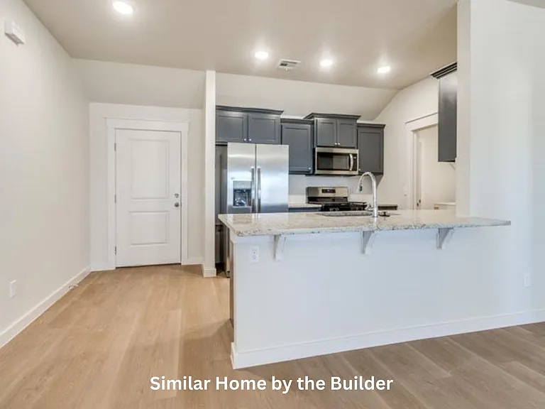 1704 Highland Loop — Photo 7