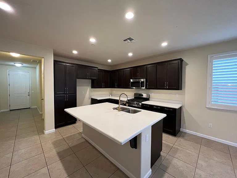 1484 Rock Springs Ave — Photo 11