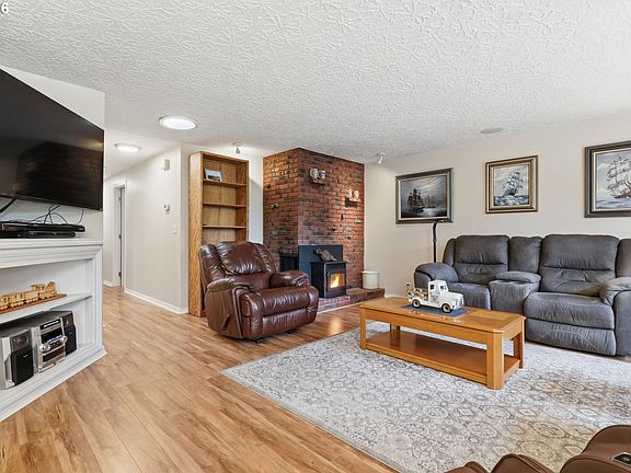 5th image of 2216 NE 128th Ave