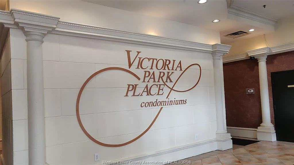 Victoria Park Place Condomimiums — Photo 3