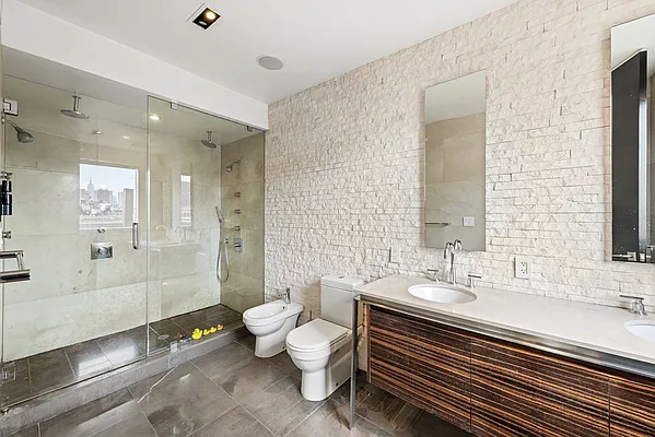 Rented by Compass | media 27