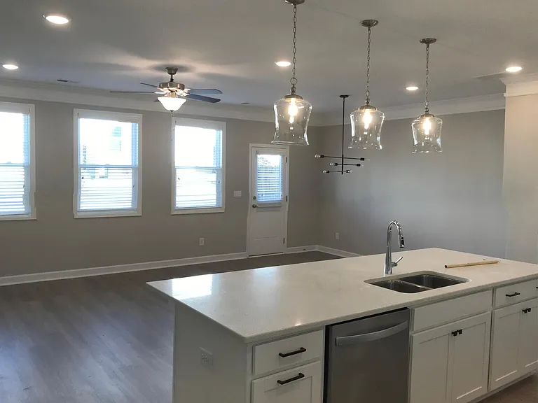 1916 Allagash Ln — Photo 3