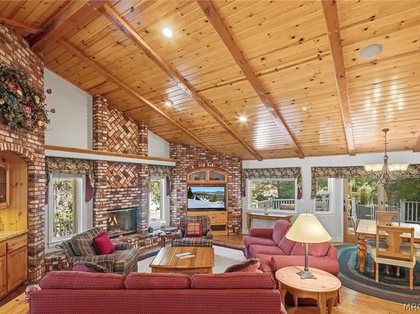 137 Bayside Dr, Big Bear Lake, CA 92315