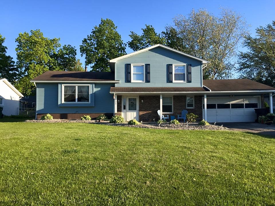Brand new vinyl siding!