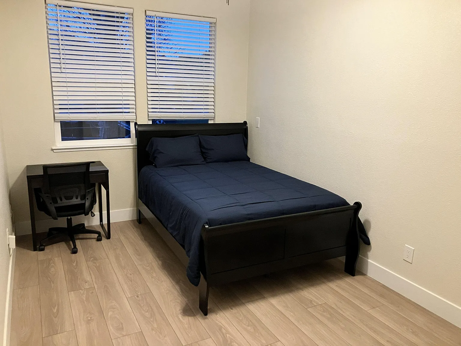 4 bed, 2.0 bath, 2800 sqft, $1,040 — Photo 3
