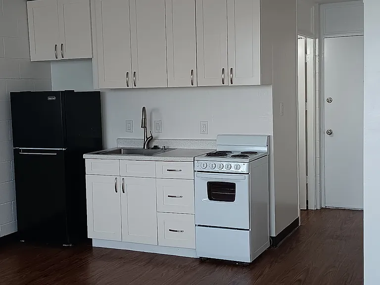 Kam IV Apartments — Photo 6