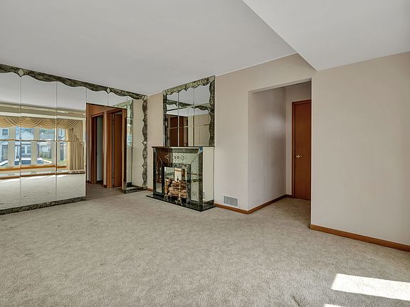 3rd image of 5631 S Mayfield Ave