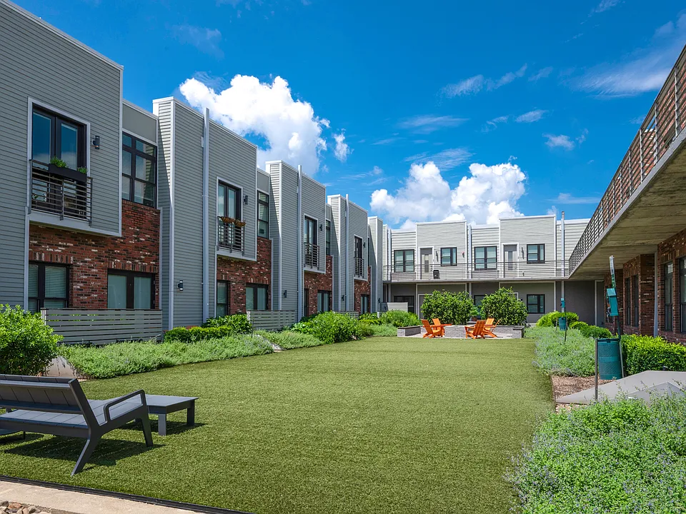 2100 Acklen Flats