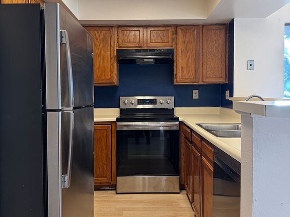 4th image of 976 Acapulco Ct