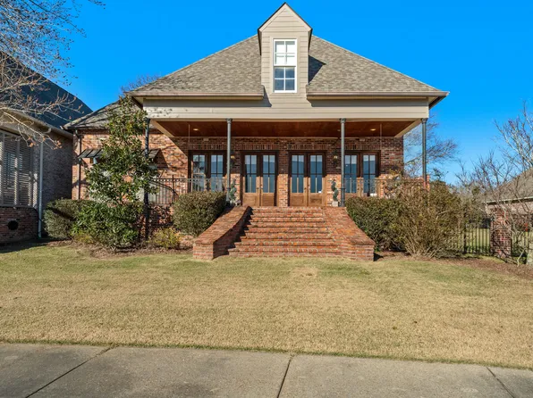 8 Sunset Hl, Hattiesburg, MS 39402
