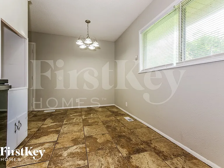 9309 Farley Ave — Photo 5