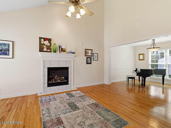 5th image of 5104 Silverton Ln