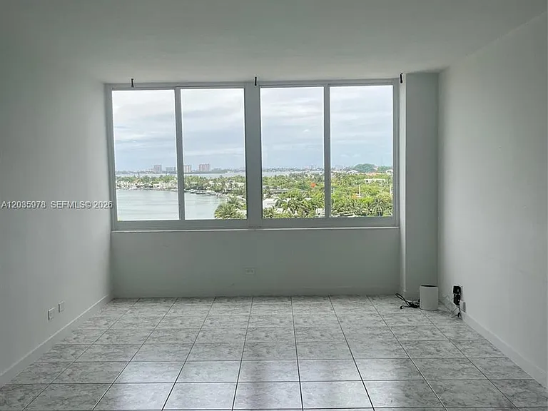 7441 Wayne Ave #8B — Photo 2