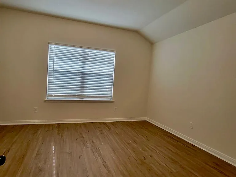2318 Tulipwood Cv #101 — Photo 11