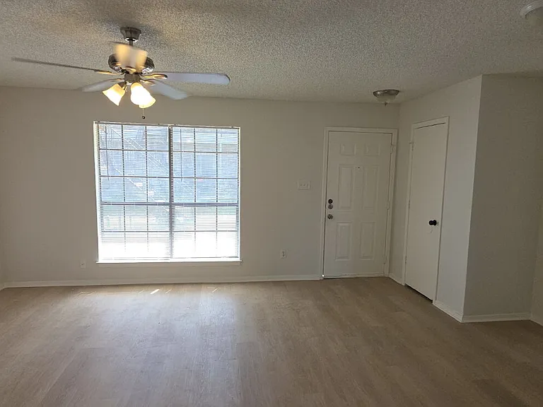 235 Vista Way — Photo 9