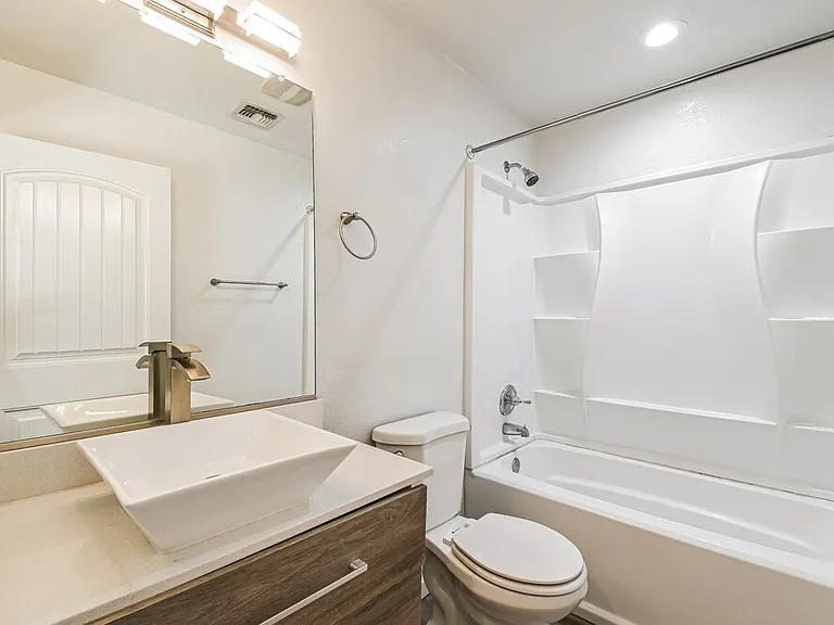 3825 E Frances Ln — Photo 15