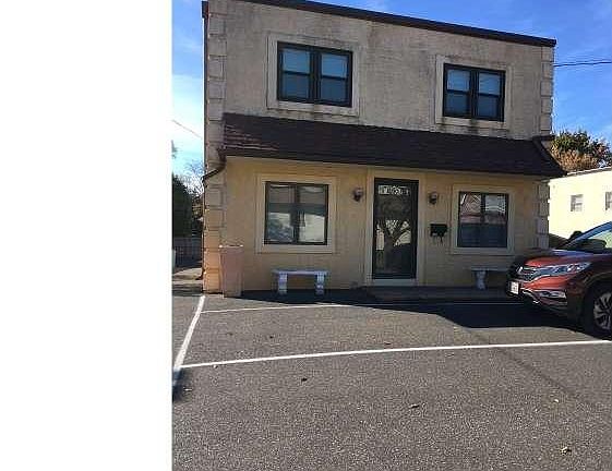 2nd image of 2858 Limekiln Pike