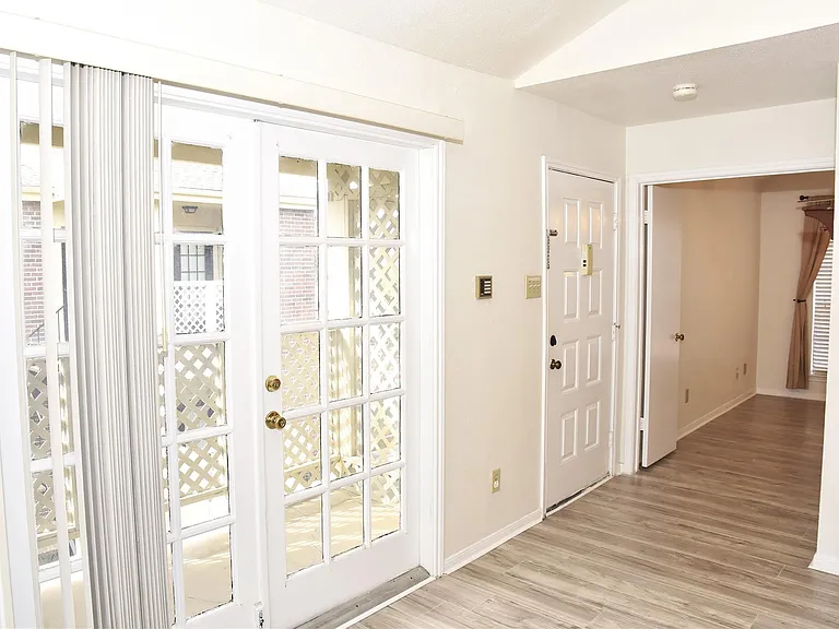 2121 El Paseo St #2000 — Photo 4