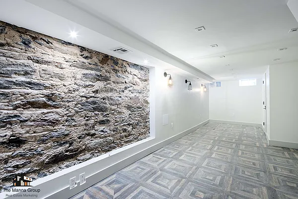 Rented by Bold New York | media 7
