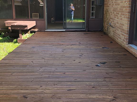 Big Deck in Back yard.
