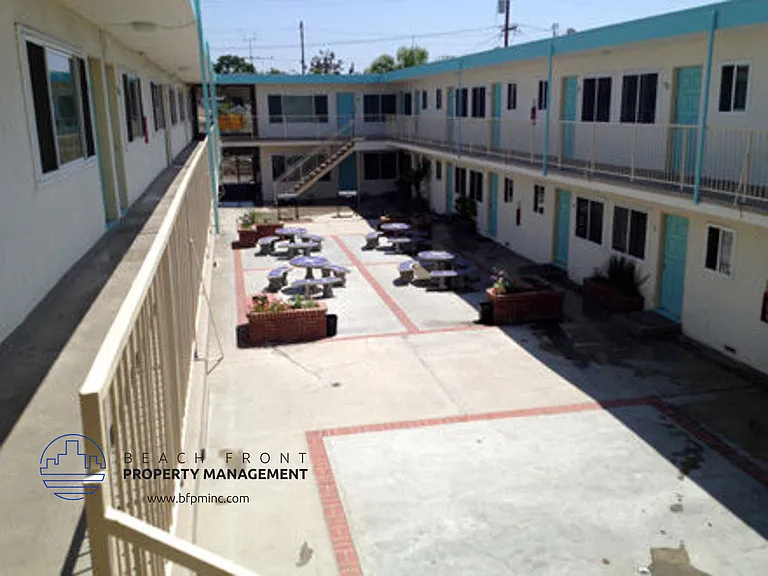 10305 Buford Ave. — Photo 11