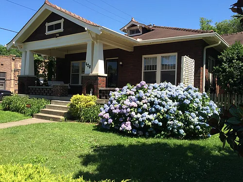 628 Fatherland St Photo 1