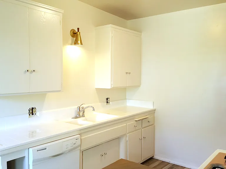 1150 Manhattan Beach Blvd #8 — Photo 6