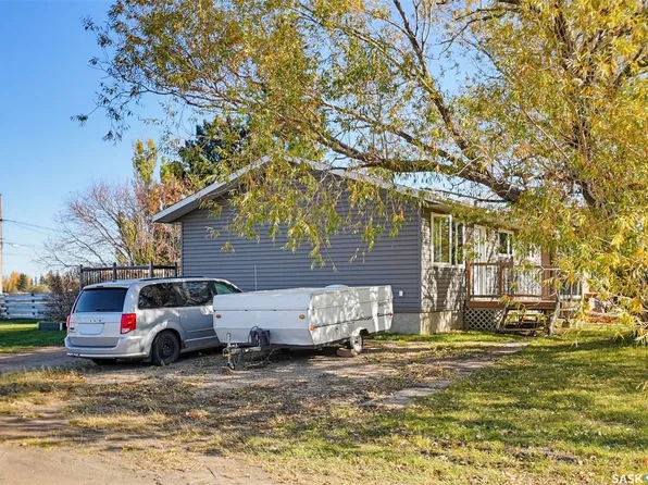 214 8th Avenue W, Watrous, SK S0K 4T0