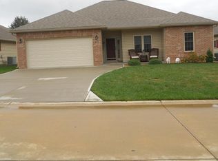 912 Illinois Pl, Clinton, MO 64735