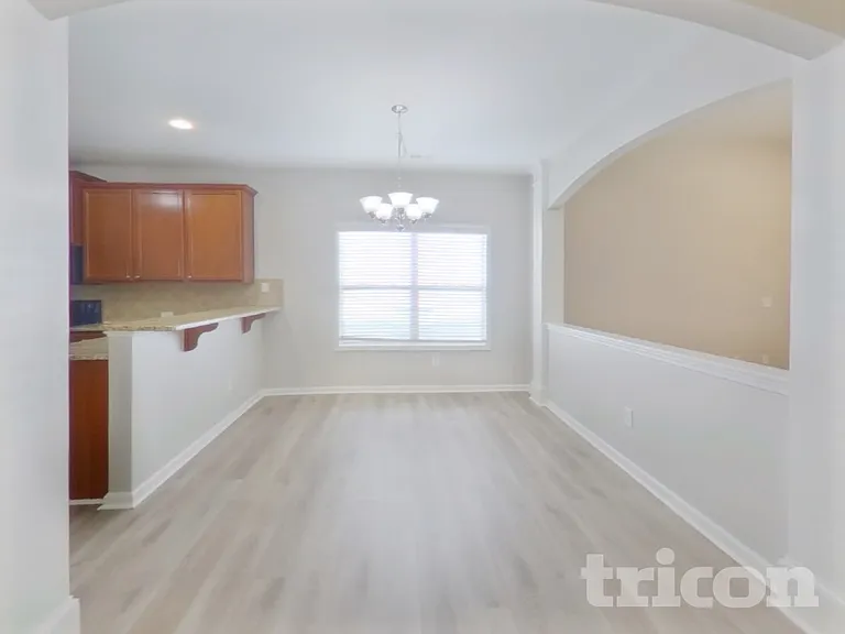118 Greenbank Dr — Photo 4