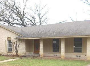 421 Ten Mile Dr, Desoto, TX 75115