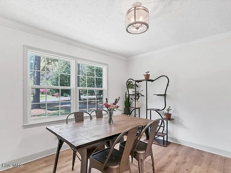 109 Grampian Way — Photo 13