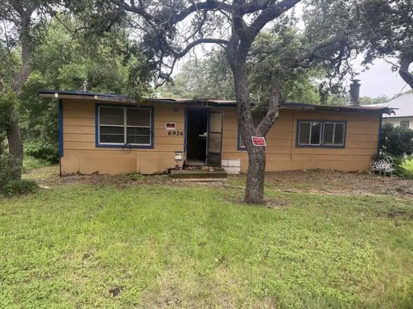 6926 Turner Dr, Brownwood, TX 76801