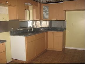 2nd image of 5425 SE 146th Ln